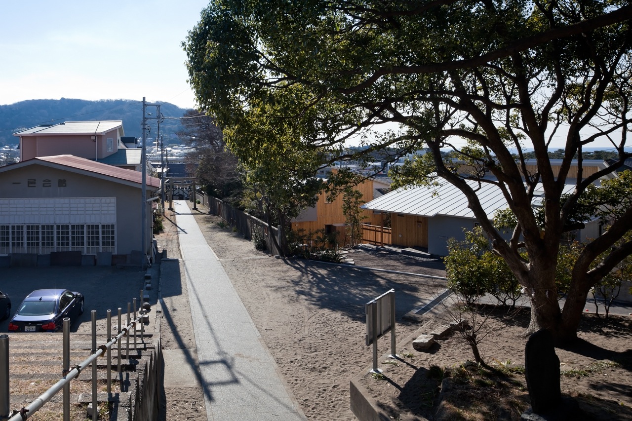 View from the top of the Moriyama shrine and the pedestrian street   View from the top of the Moriyama shrine and the pedestrian street